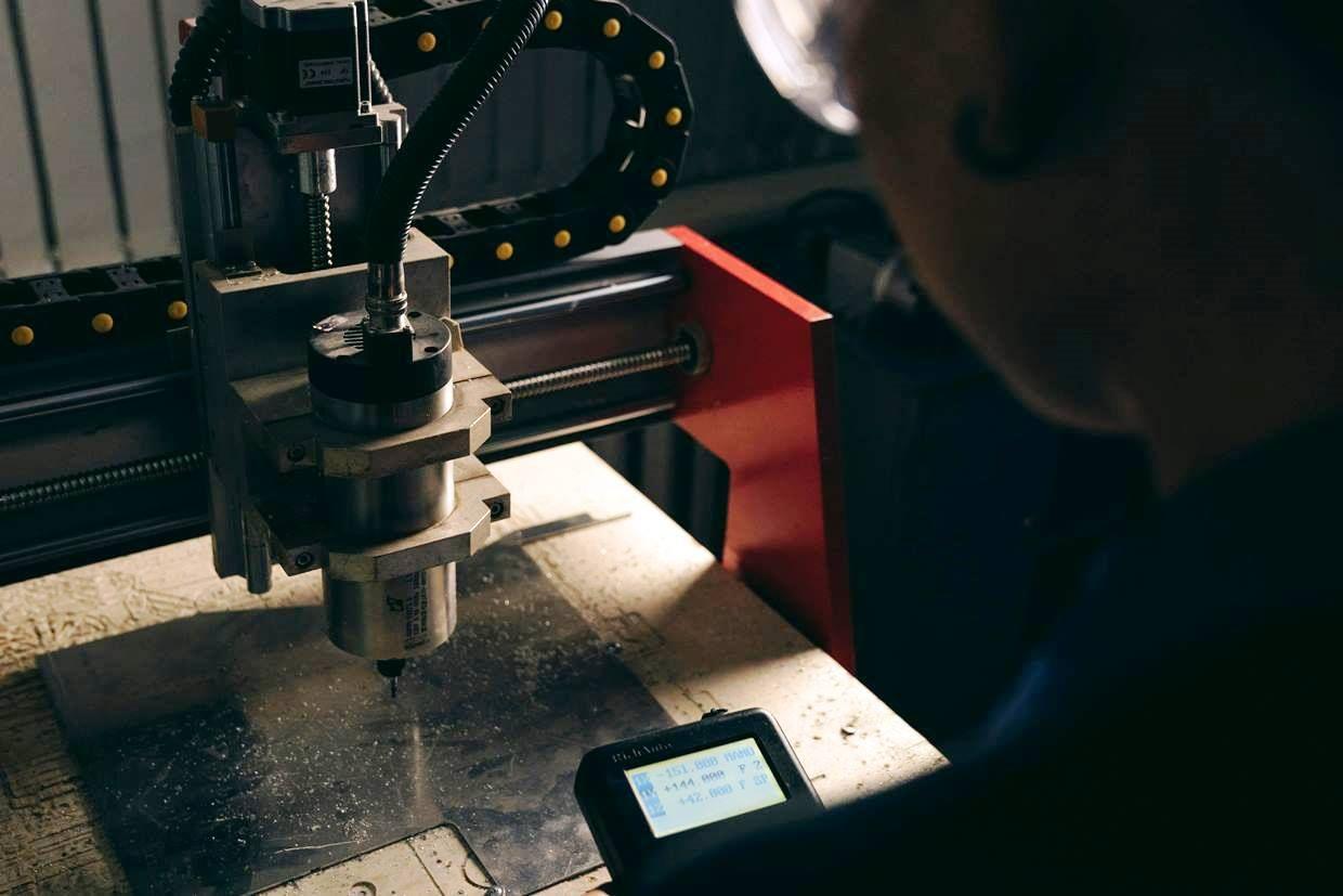 Guia completo: como encontrar e editar amostras DXF grátis no Inkscape e no LibreCAD.