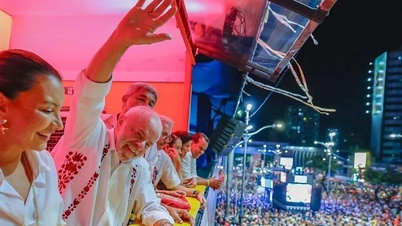 PT afirma que desfile em homenagem a Lula foi ato artístico, não propaganda antecipada