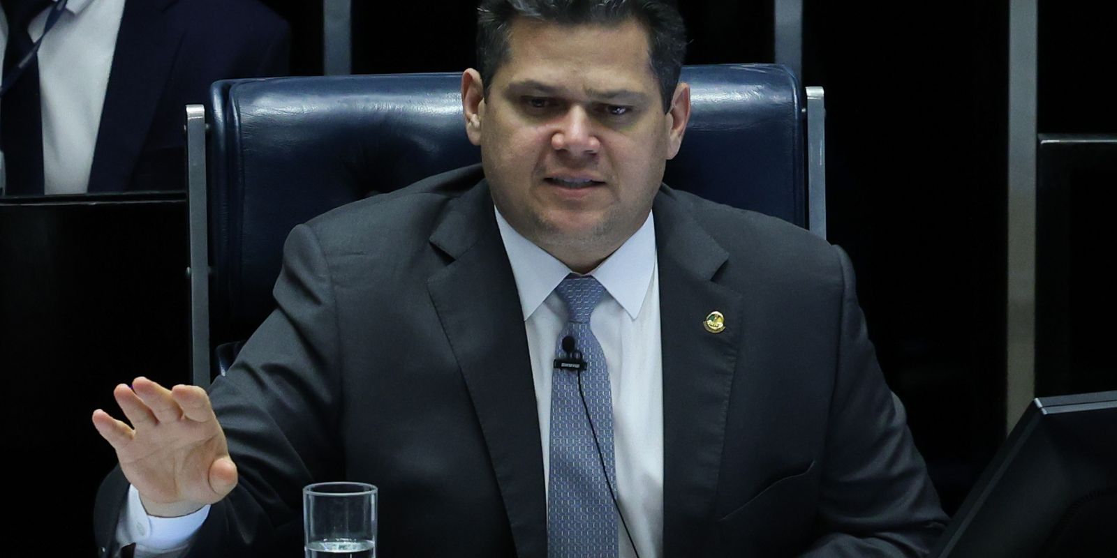 Alcolumbre mantém sessão da CPMI do INSS que autorizou quebra de sigilo de Lulinha