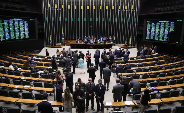 Câmara dos Deputados avança com PEC da Segurança Pública em primeira votação