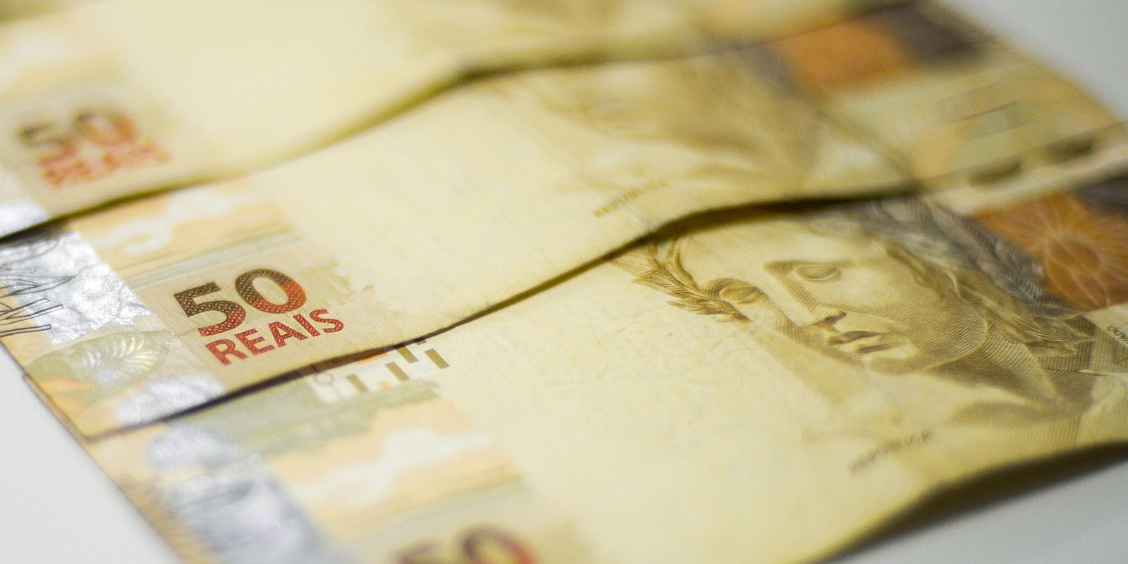 Previsão de déficit primário eleva-se para R$ 59,8 bilhões com precatórios