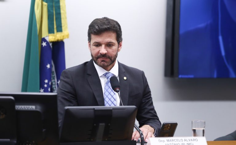 Comissão aprova programa de emprego turístico que permite manutenção do Bolsa Família