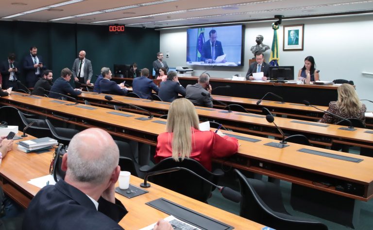 Comissão da Câmara convoca Mauro Vieira para debater política externa e crise no Oriente Médio