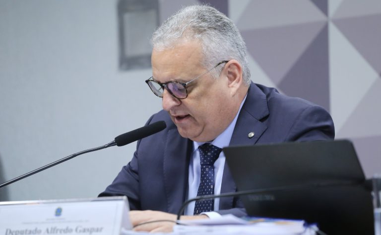 Votação do parecer final da CPMI do INSS deve ocorrer até o início de sábado