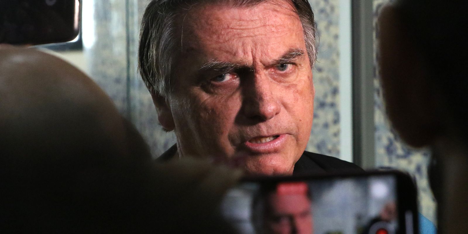 Defesa alega que Bolsonaro desconhecia vídeo enviado por Eduardo