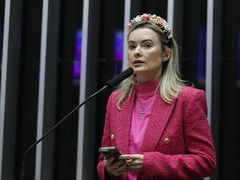 Deputada quer prisão para mulheres que fizerem acusações falsas de violência doméstica
