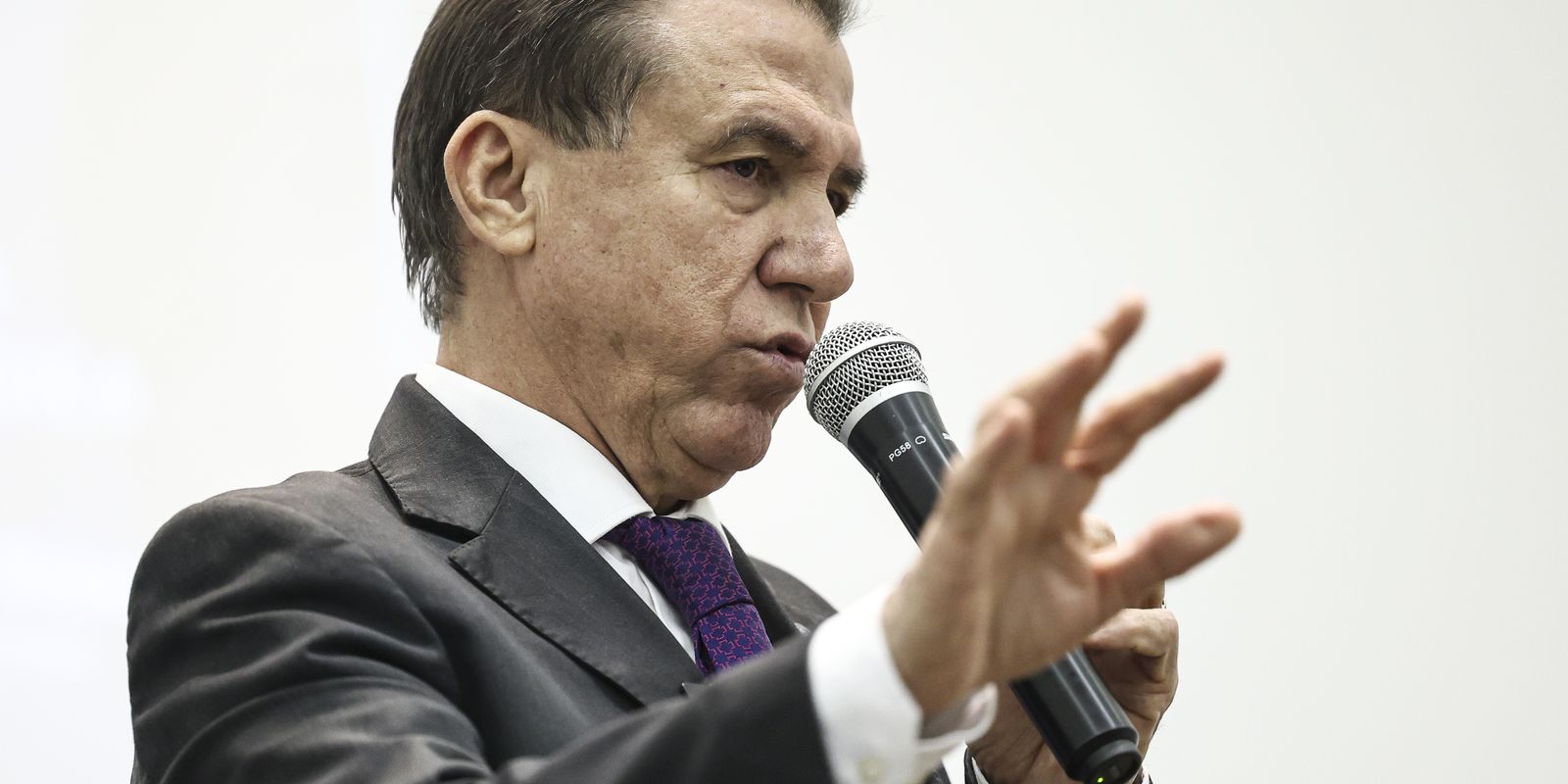 Executivo pode agilizar projeto de lei sobre jornada se discussão da escala 6x1 emperrar