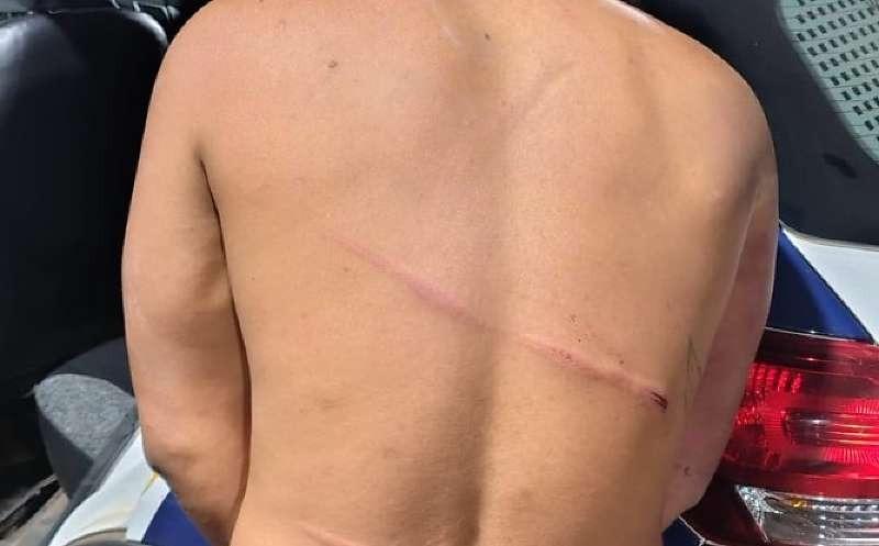 Homem é agredido a mangueiradas por faccionados por dívida de R$ 200 em MT