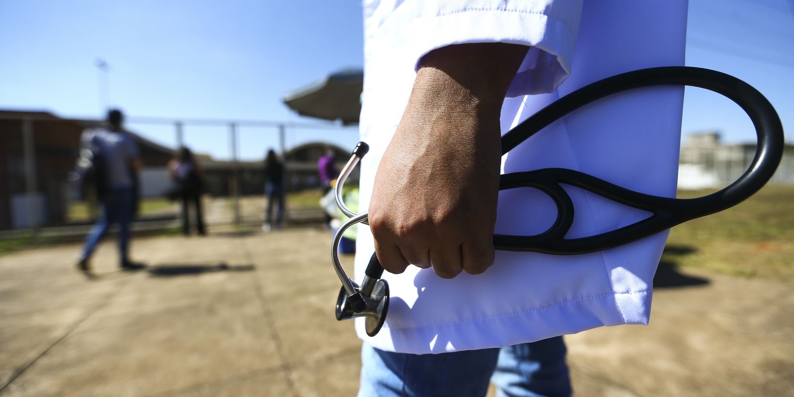 MEC penaliza mais de 50 cursos de medicina por desempenho insuficiente