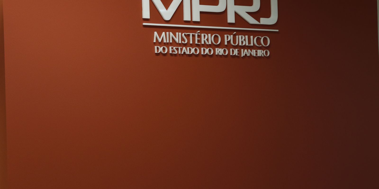 MPRJ executa 20 mandados de prisão contra rede ligada a Rogério de Andrade