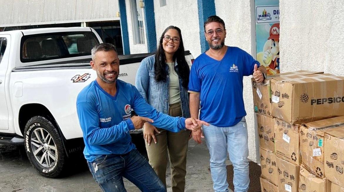 Prefeitura de Nobres entrega kits escolares para alunos da rede municipal