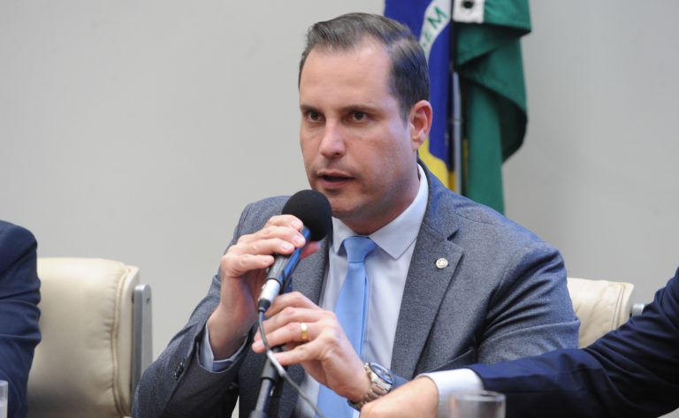 Proposta veda reserva de mercado na pesca esportiva e demanda base científica para restrições estaduais