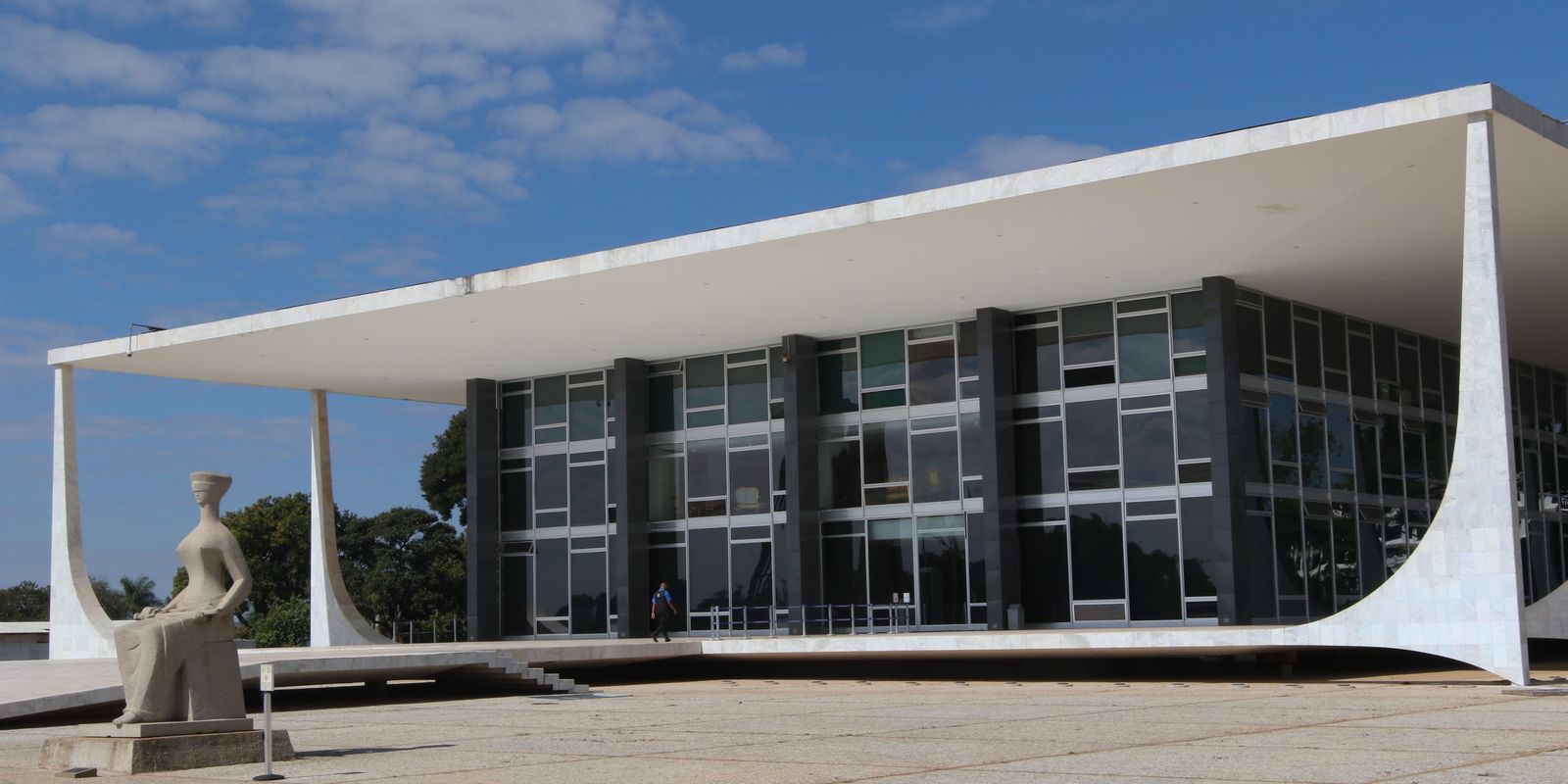 Supremo Tribunal Federal registra dois votos contra a prisão domiciliar de Bolsonaro