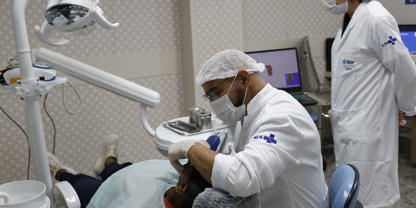 SUS garante reconstrução dental para mulheres vítimas de violência