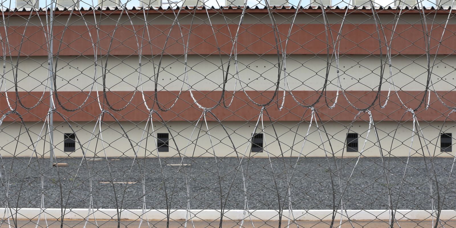 Banqueiro Daniel Vorcaro é levado para presídio federal em Brasília
