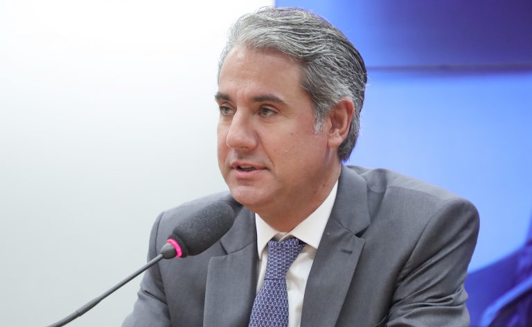 Comissão aprova sistema de coleta seletiva e logística reversa para coco verde