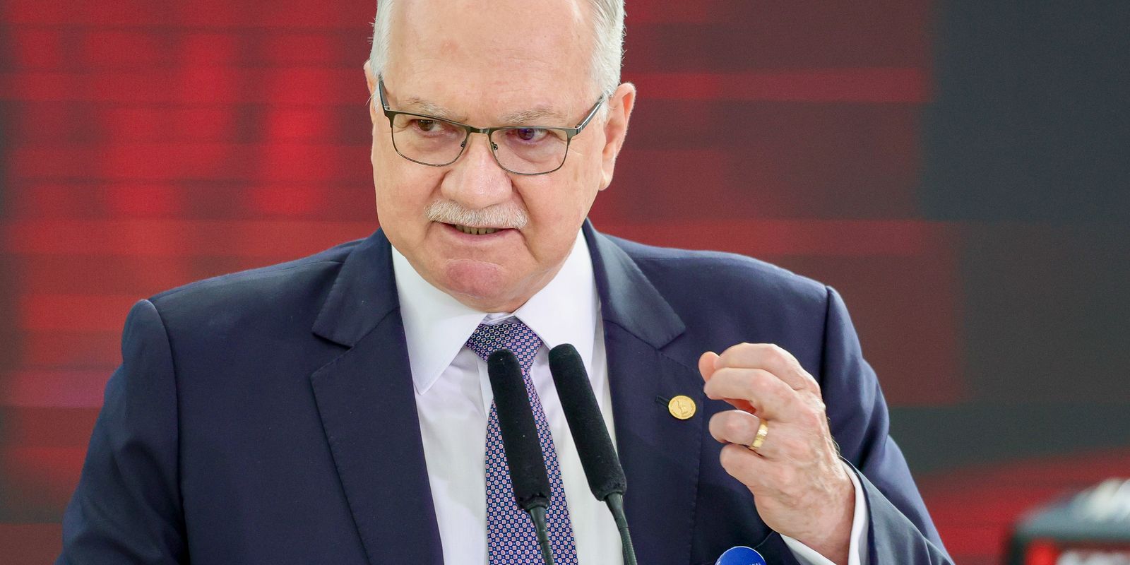 Presidente do STF admite 'imersão em crise' no Judiciário