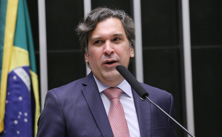 Lei sancionada concede reajuste de 8% a servidores do Ministério Público