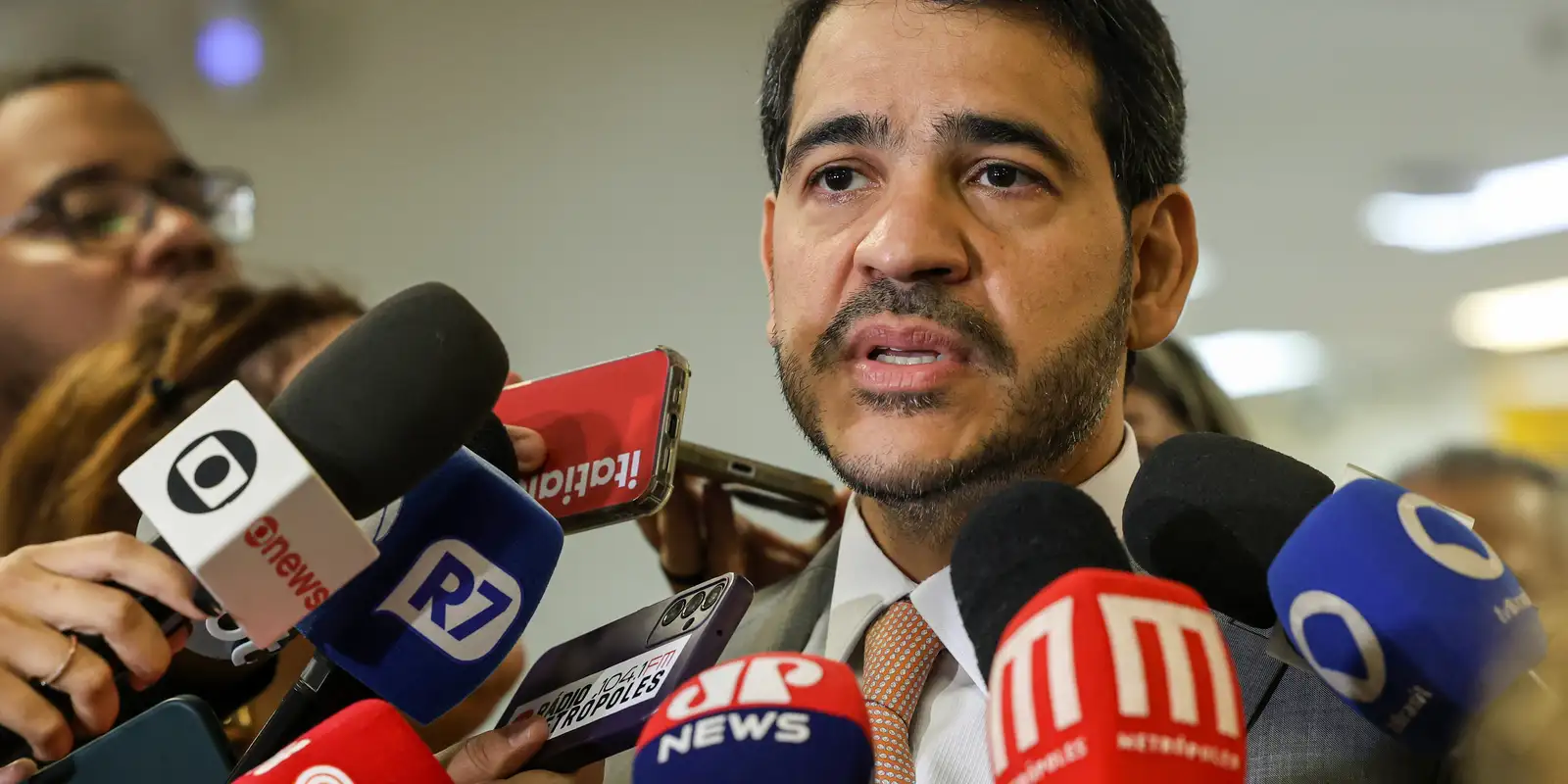 Relatório sobre a nomeação de Jorge Messias ao STF é apresentado na CCJ do Senado