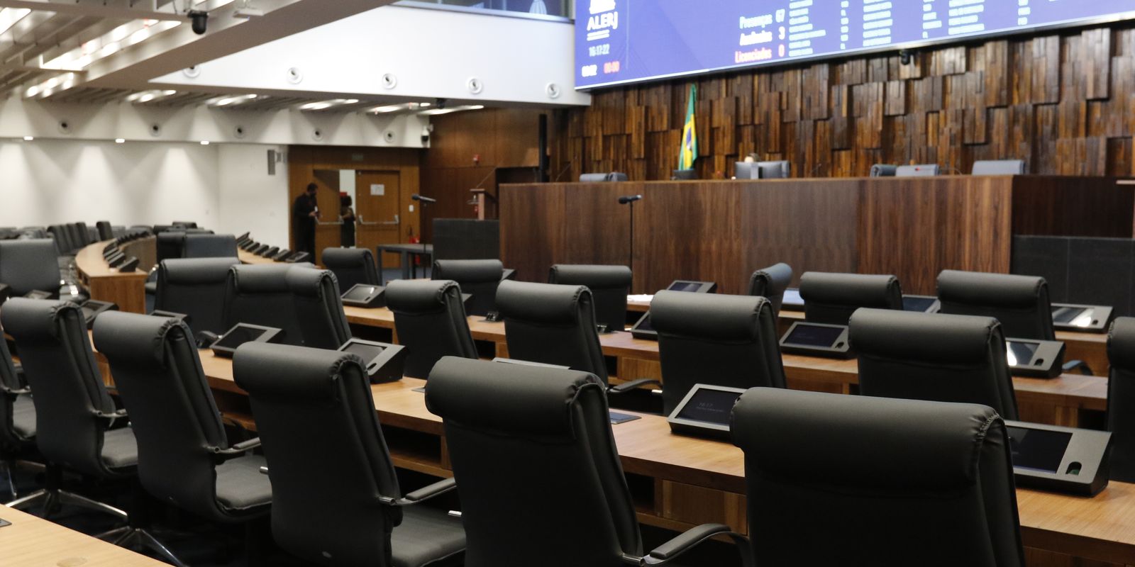 Projetos de lei sobre IA priorizam vigilância em detrimento de outras áreas