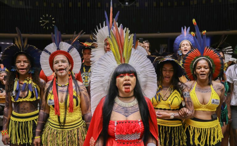 Câmara dos Deputados homenageia 22ª edição do Acampamento Terra Livre