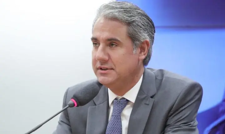 Comissão aprova coleta seletiva e logística reversa para coco verde