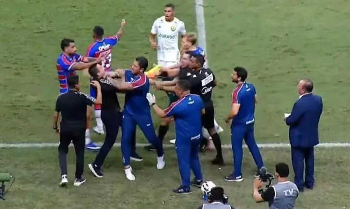 Empate entre Fortaleza e Cuiabá termina com briga generalizada e expulsão de treinadores; vídeo