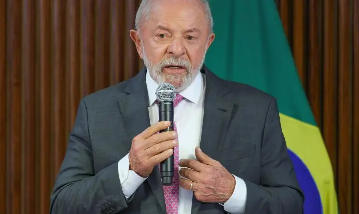 Lula afirma que educação pública não precisa de escolas cívico-militares