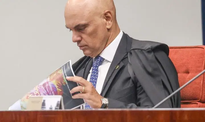 Moraes inicia investigação contra Flávio Bolsonaro por alegada calúnia a Lula