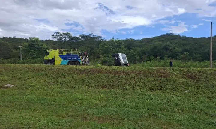 Motorista perde controle sob chuva e veículo capotou na BR-163/364 em Nobres